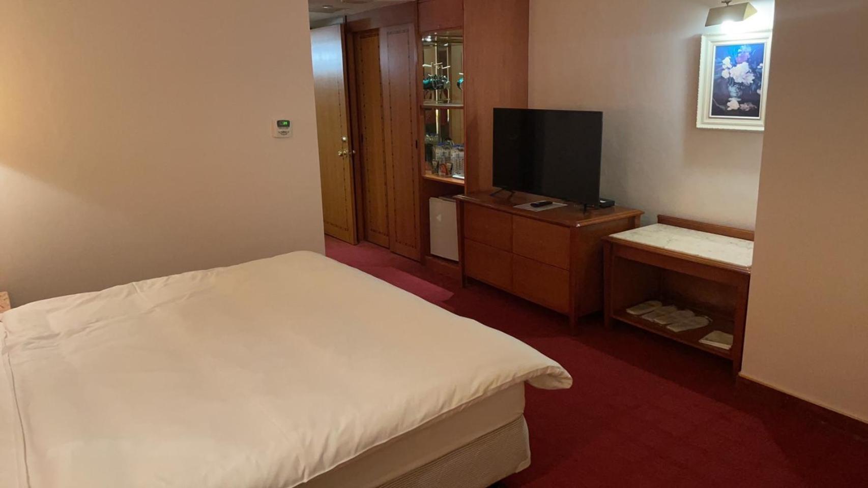 Hotel Avenue Hsinchu Extérieur photo